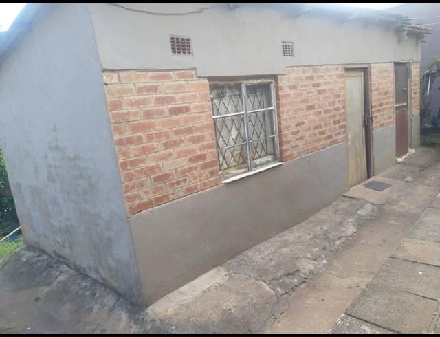 2 BEDROOM HOUSE FOR SALE IN UMLAZI D